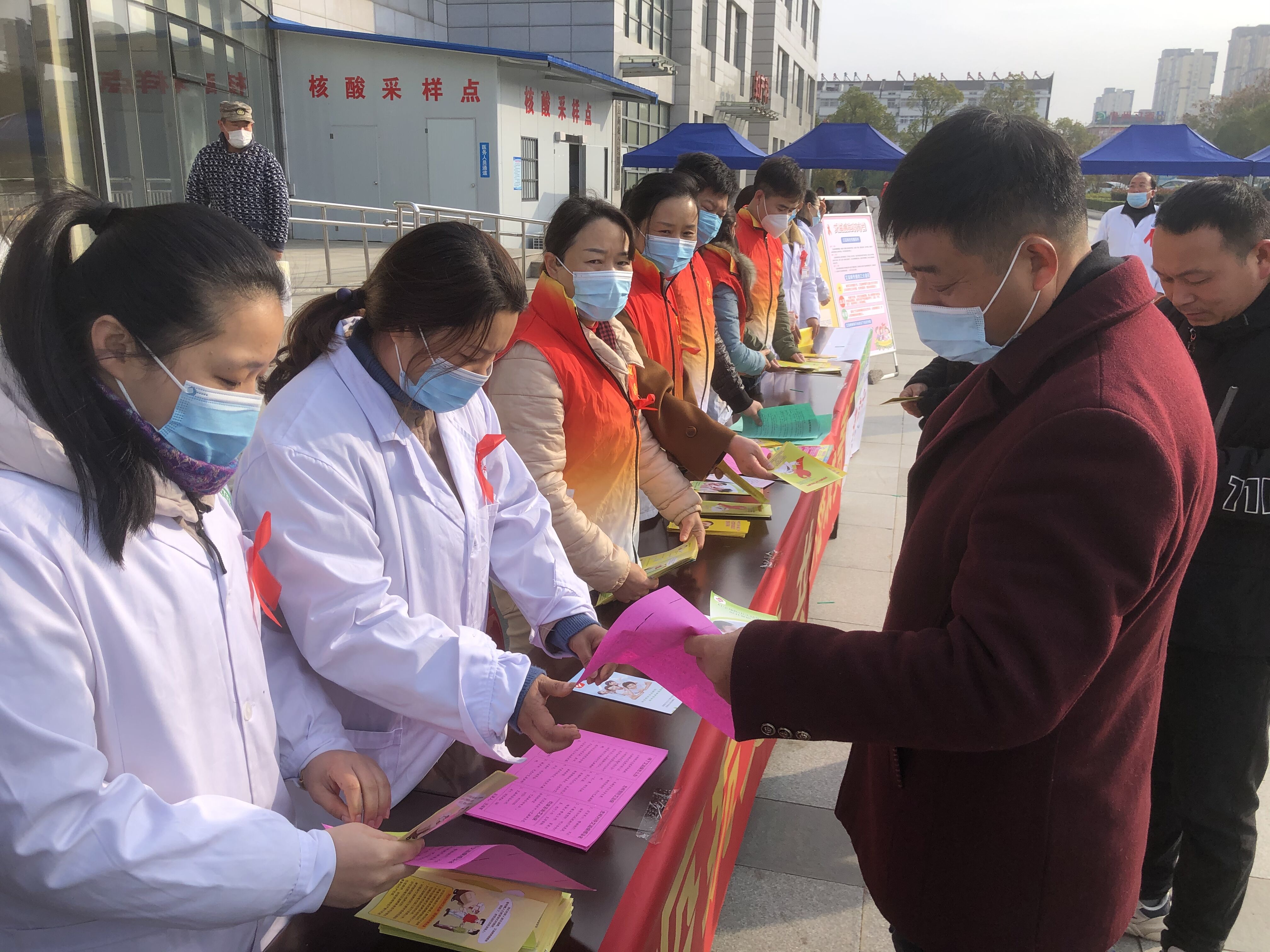 公管青协举办“了解艾滋病，拥抱‘艾滋病人’”活动-中国矿业大学公共管理学院